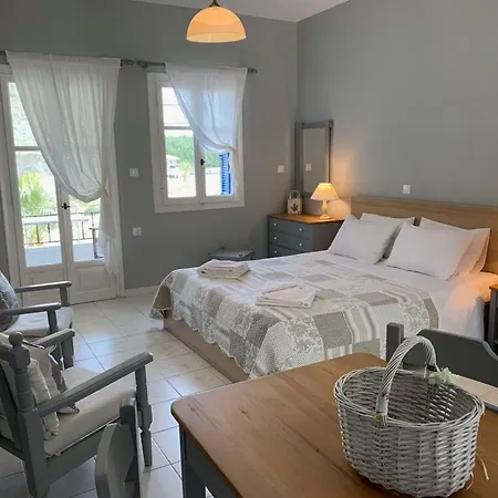 Kiki Studios Fiskardo